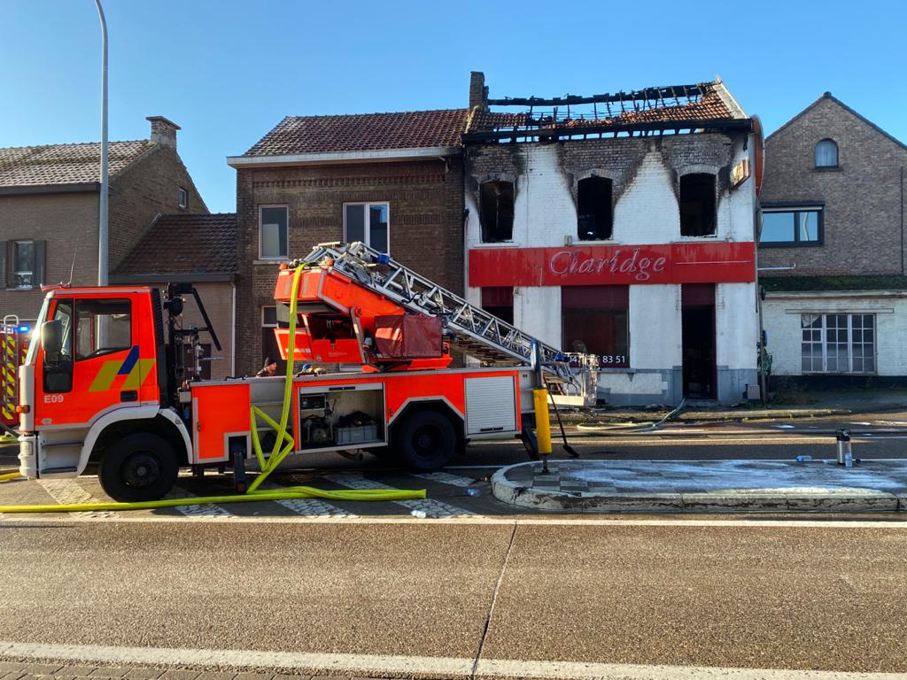 Brand verwoest bar op Luikersteenweg in Sint-Truiden