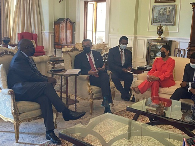 Meryame Kitir op bezoek bij Zuid-Afrikaanse president om over coronavaccin te praten
