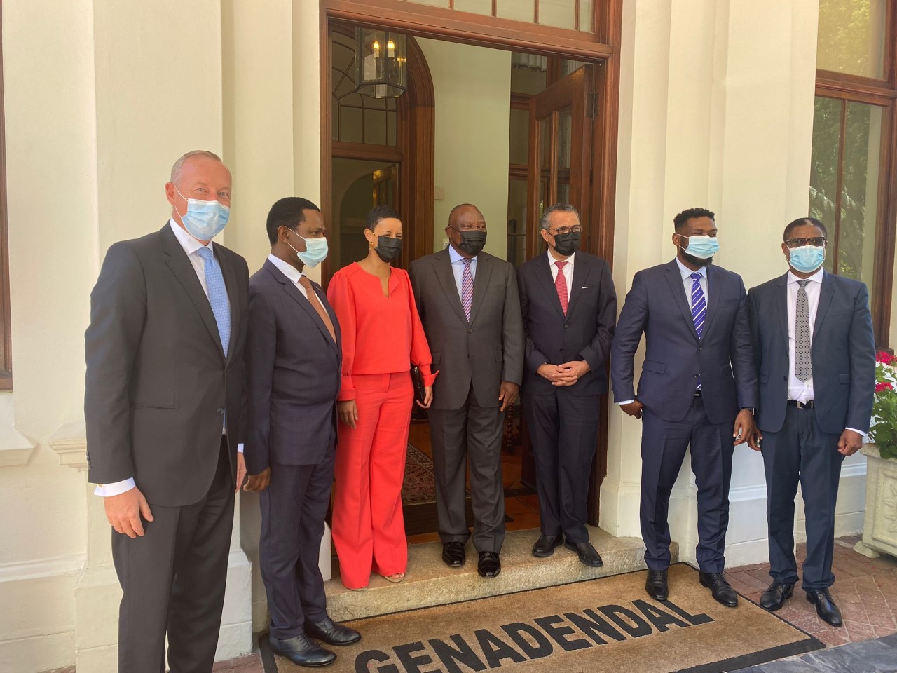 Meryame Kitir op bezoek bij Zuid-Afrikaanse president om over coronavaccin te praten