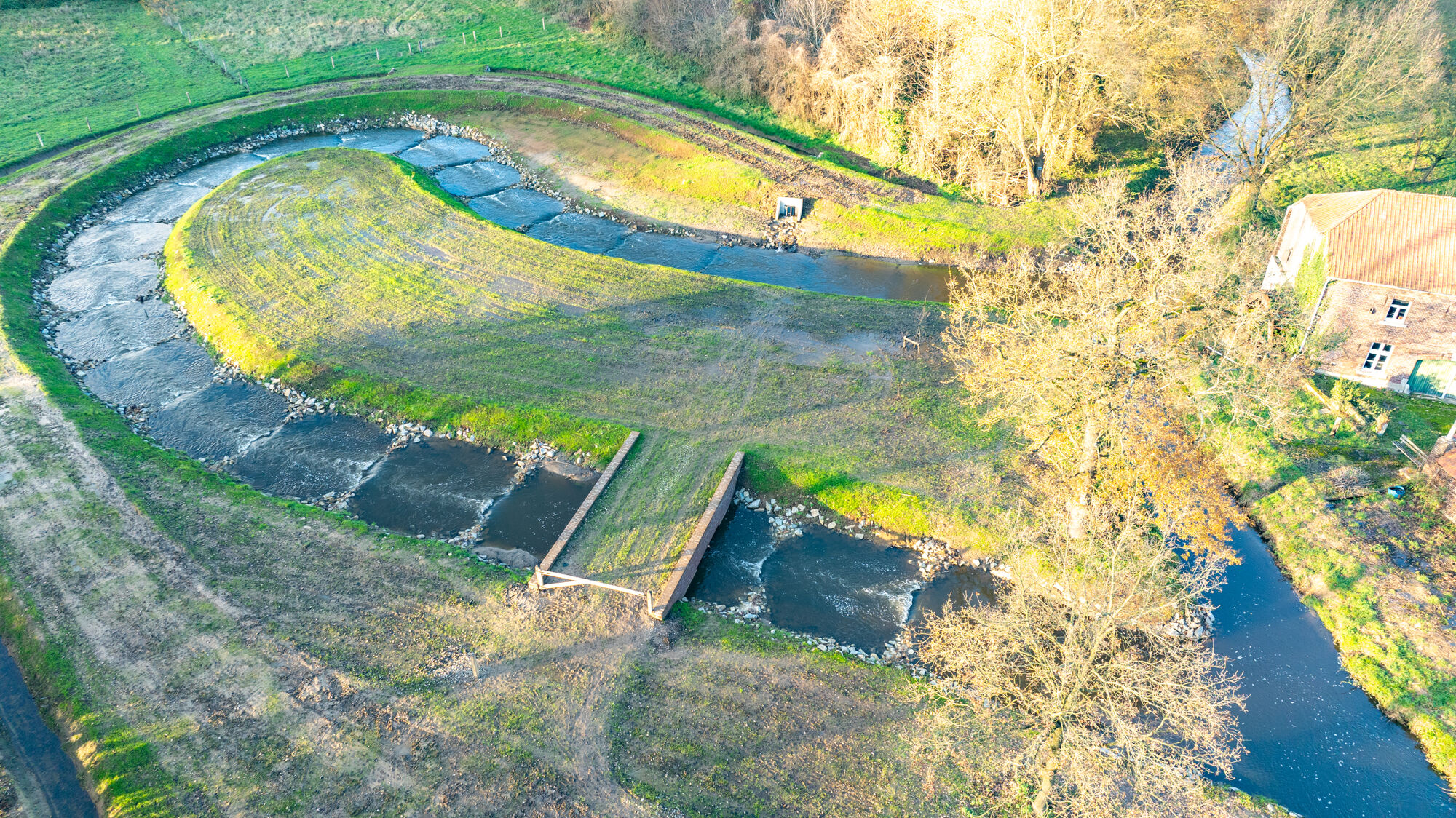 Beelden van meander met vistrap