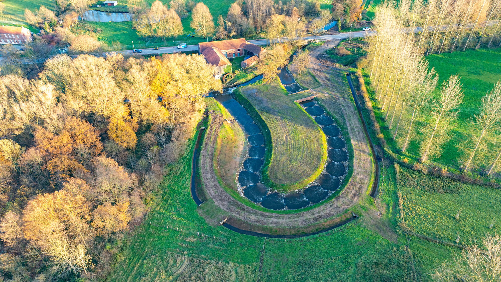 Beelden van meander met vistrap