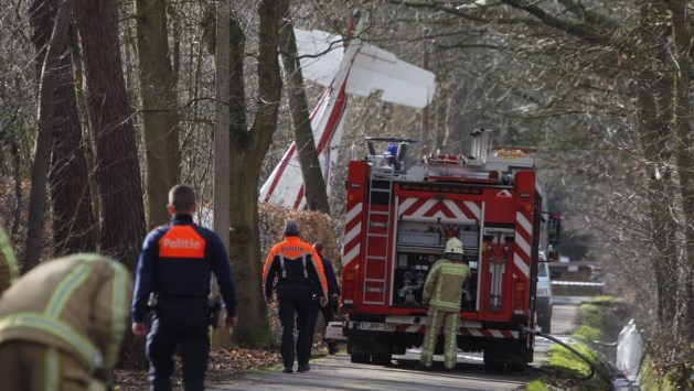 Sportvliegtuig stort neer in Hasselt: twee inzittenden komen om bij crash